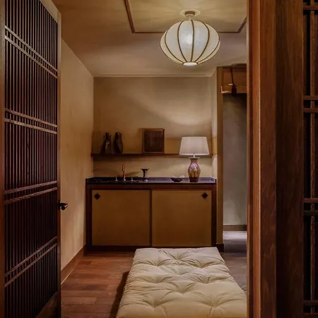 Balzac & Ikoi Hotel